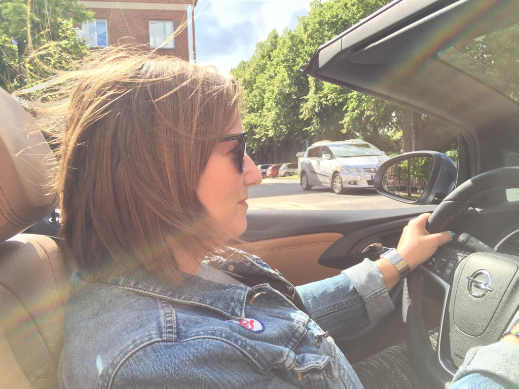 Njuter av en Opel Cab sommaren 2015